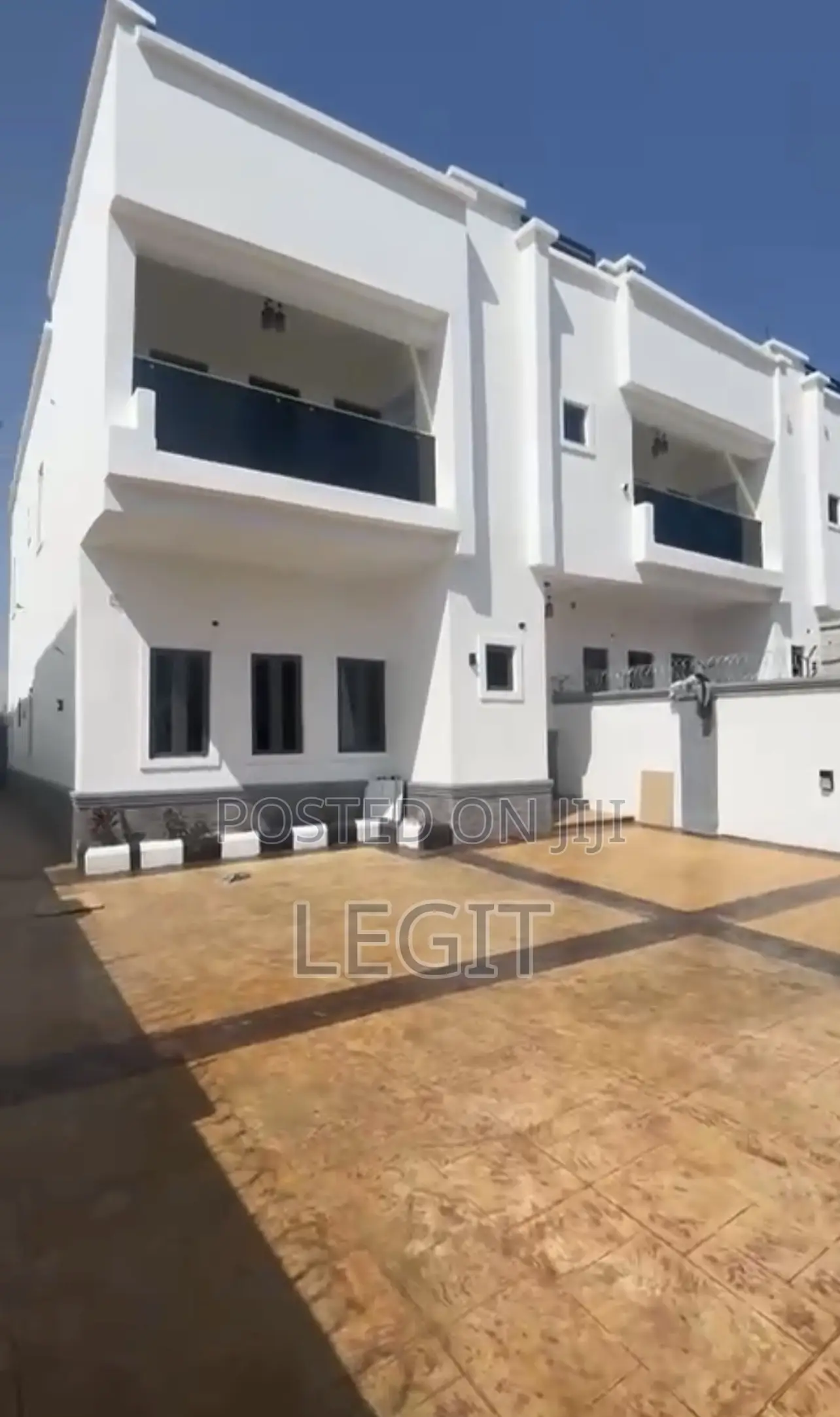 4bdrm Duplex in Lugbe District for sale in Lugbe District