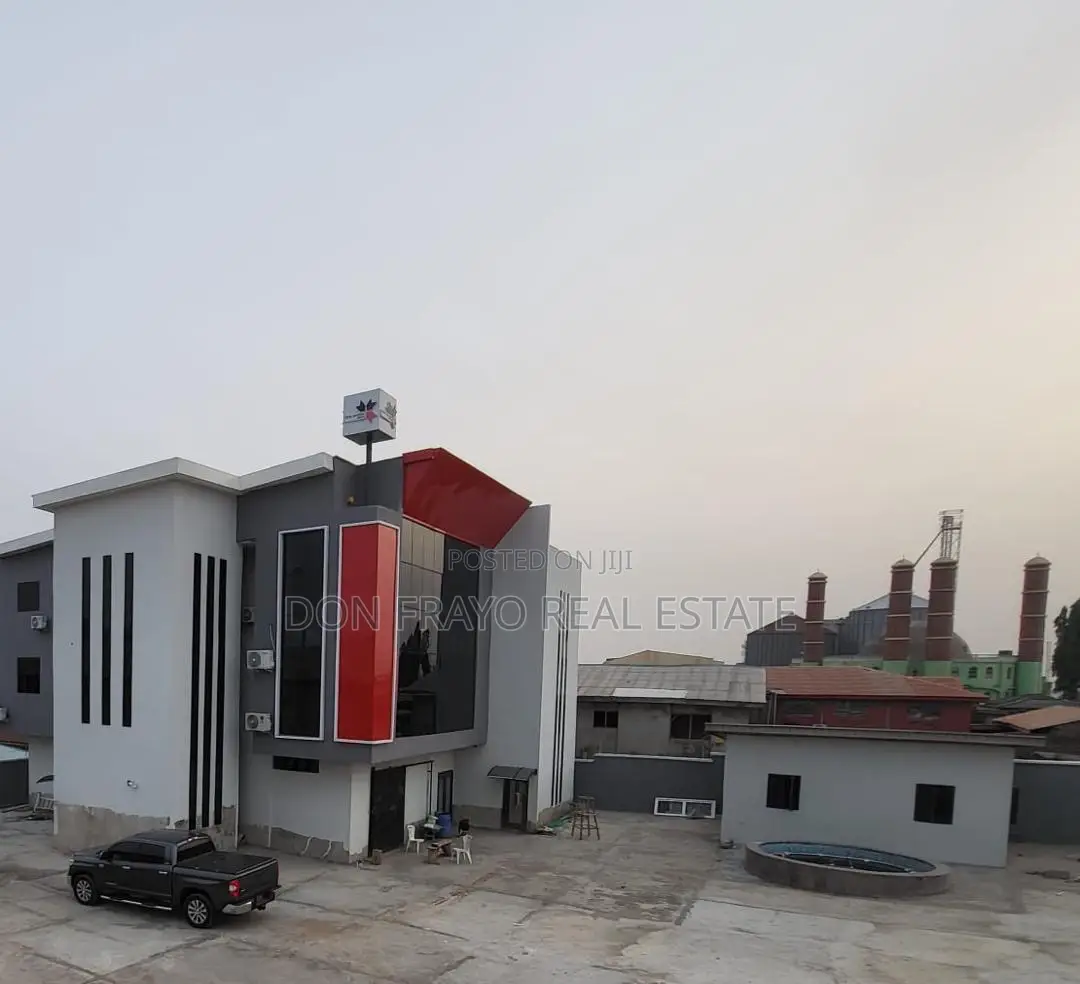 Warehouse and Office Complex for Sale at Boluwaji Expressway Ibadan in Oluyole