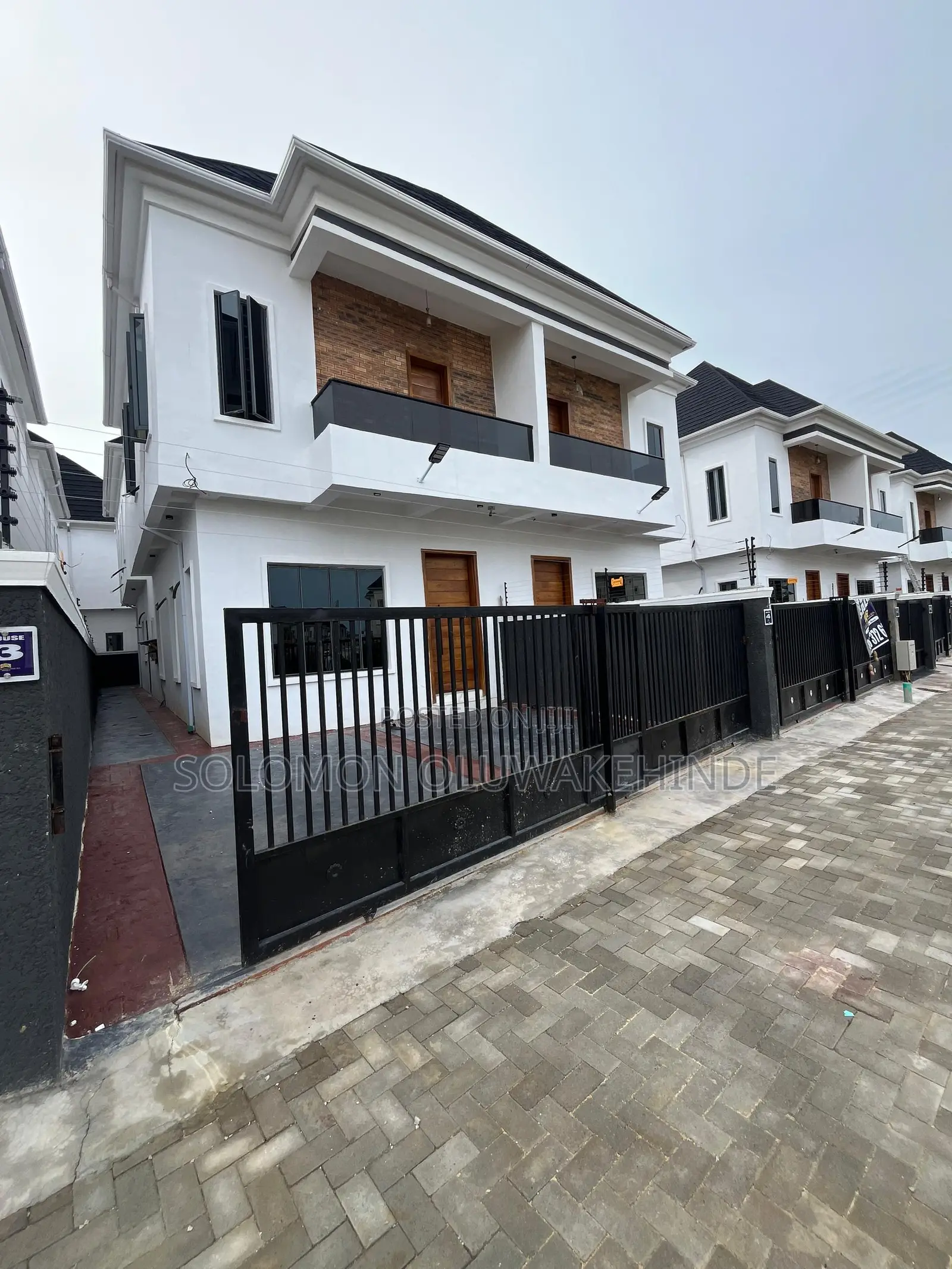 4bdrm Duplex in Lekky County, Ikota for sale in Ikota