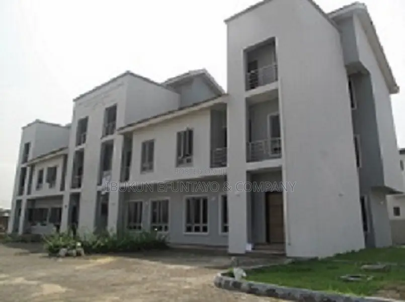 4bdrm Duplex in Hi-Life Estate, Ogombo for rent in Ogombo