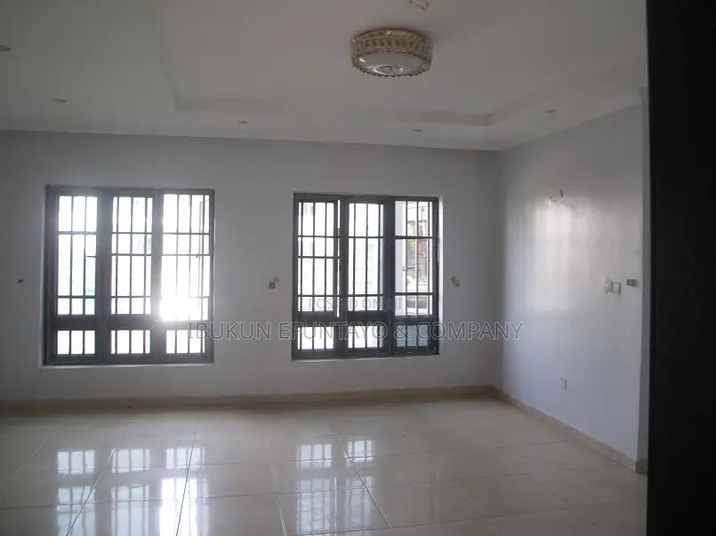 4bdrm Duplex in Hi-Life Estate, Ogombo for rent in Ogombo