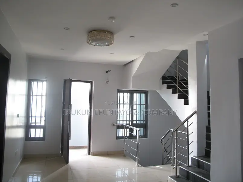 4bdrm Duplex in Hi-Life Estate, Ogombo for rent in Ogombo