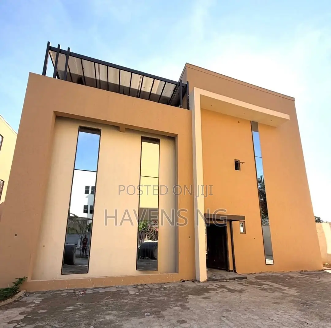 5bdrm Duplex in Maitama for sale in Maitama