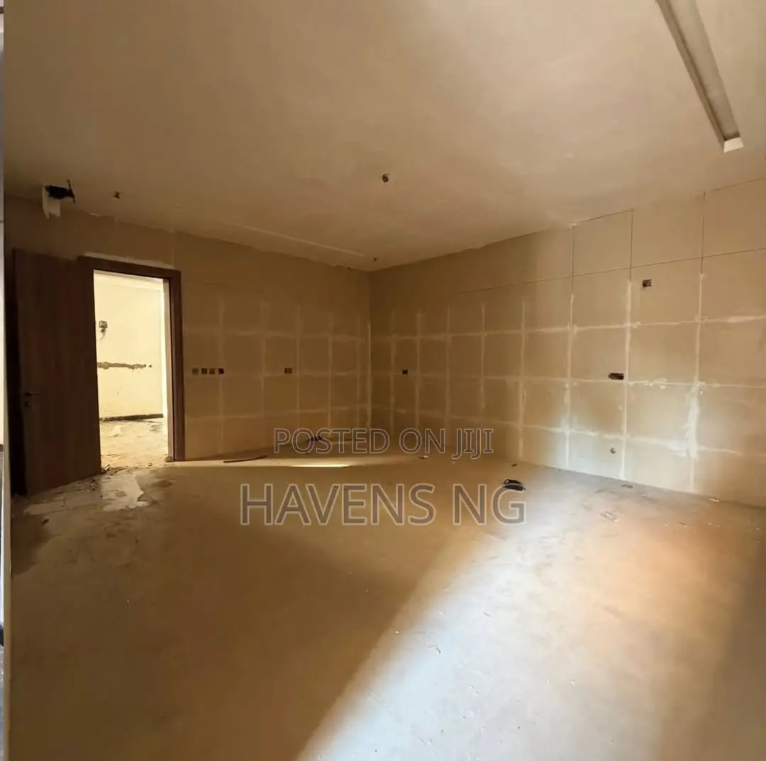 5bdrm Duplex in Maitama for sale in Maitama