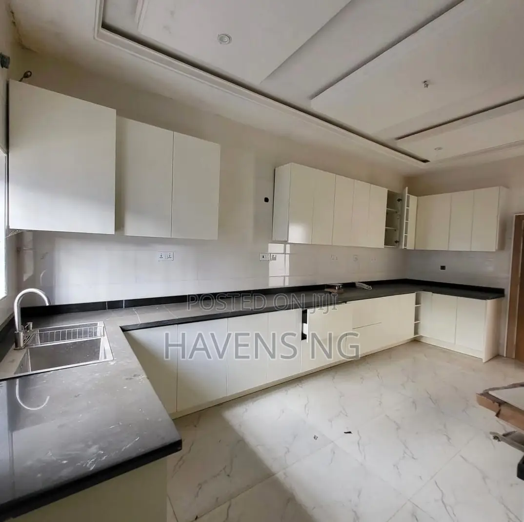 4bdrm Duplex in Apo Resettlement for sale in Apo Resettlement