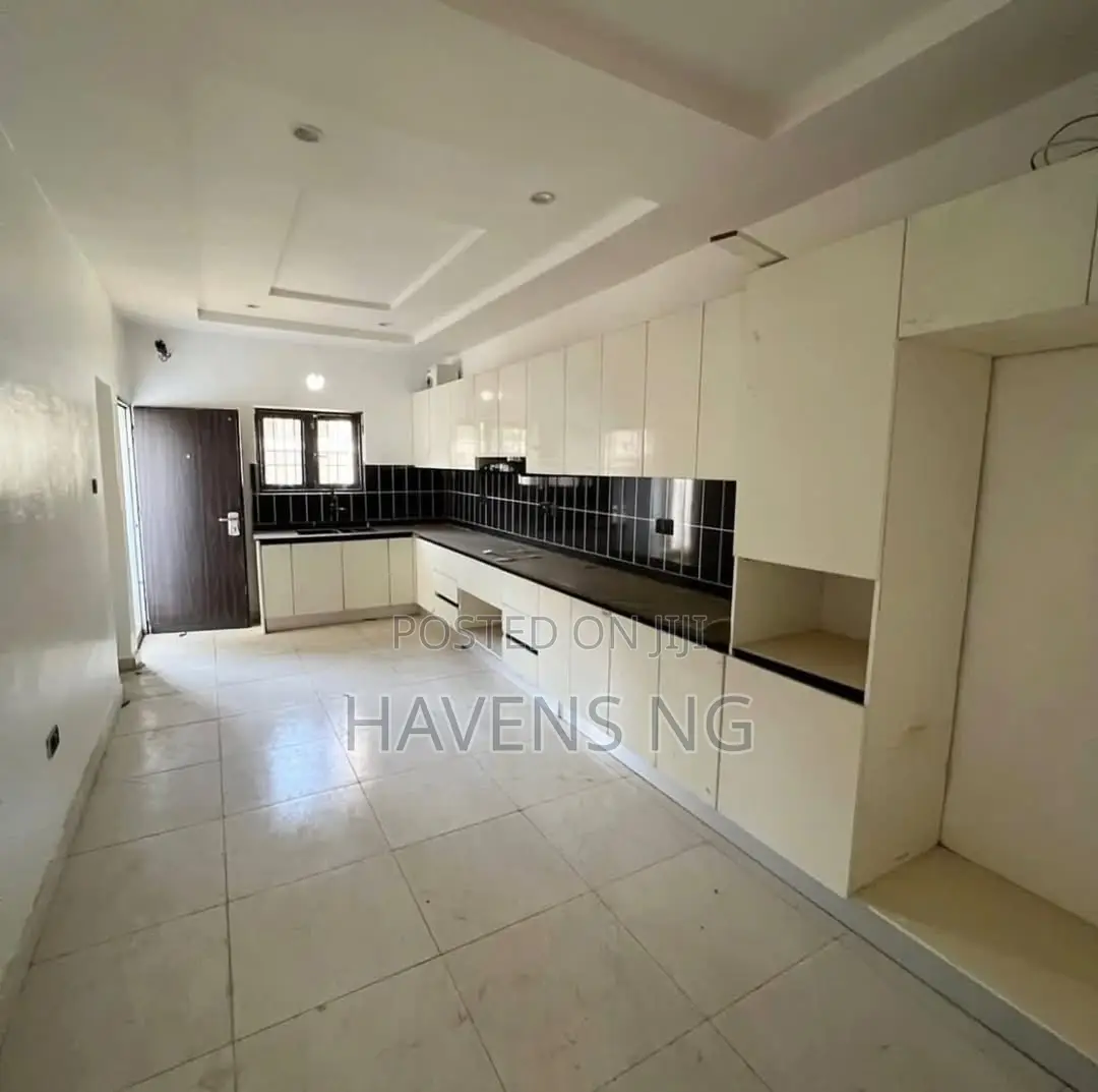 4bdrm Duplex in Kado for sale in Kado