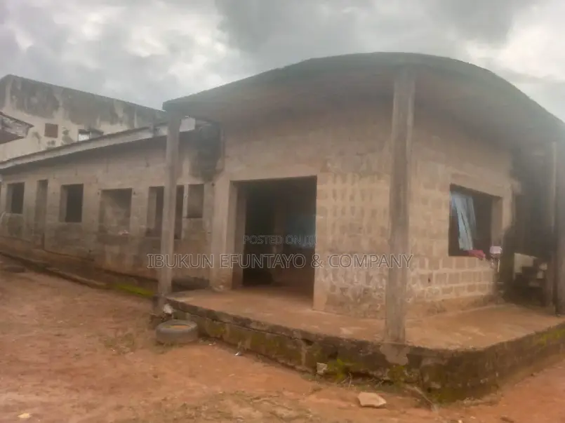 Land for Sale in Iyana Ipaja