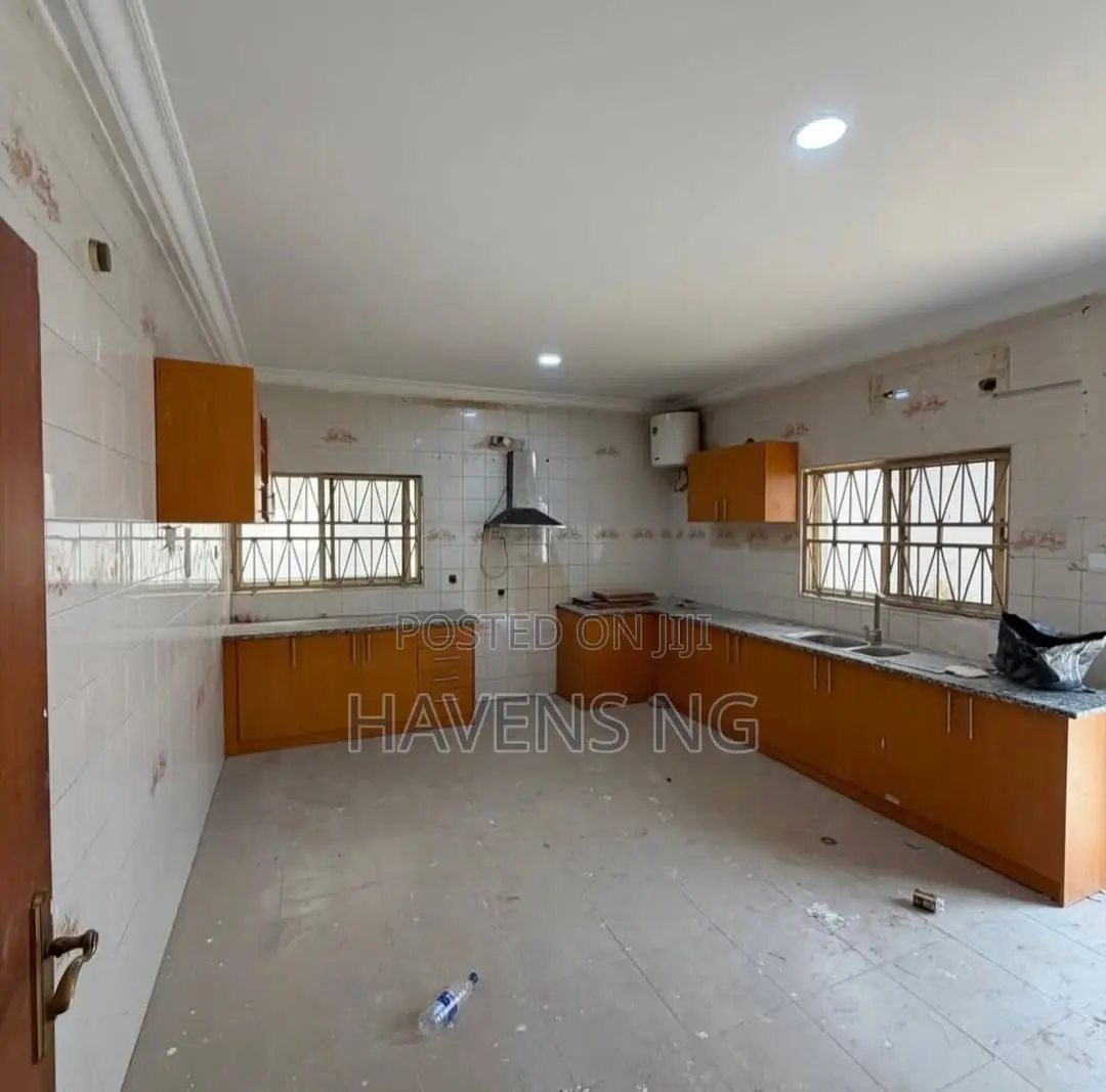 6bdrm Duplex in Maitama for sale in Maitama