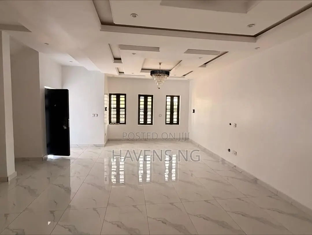 4bdrm Duplex in FHA for sale in FHA