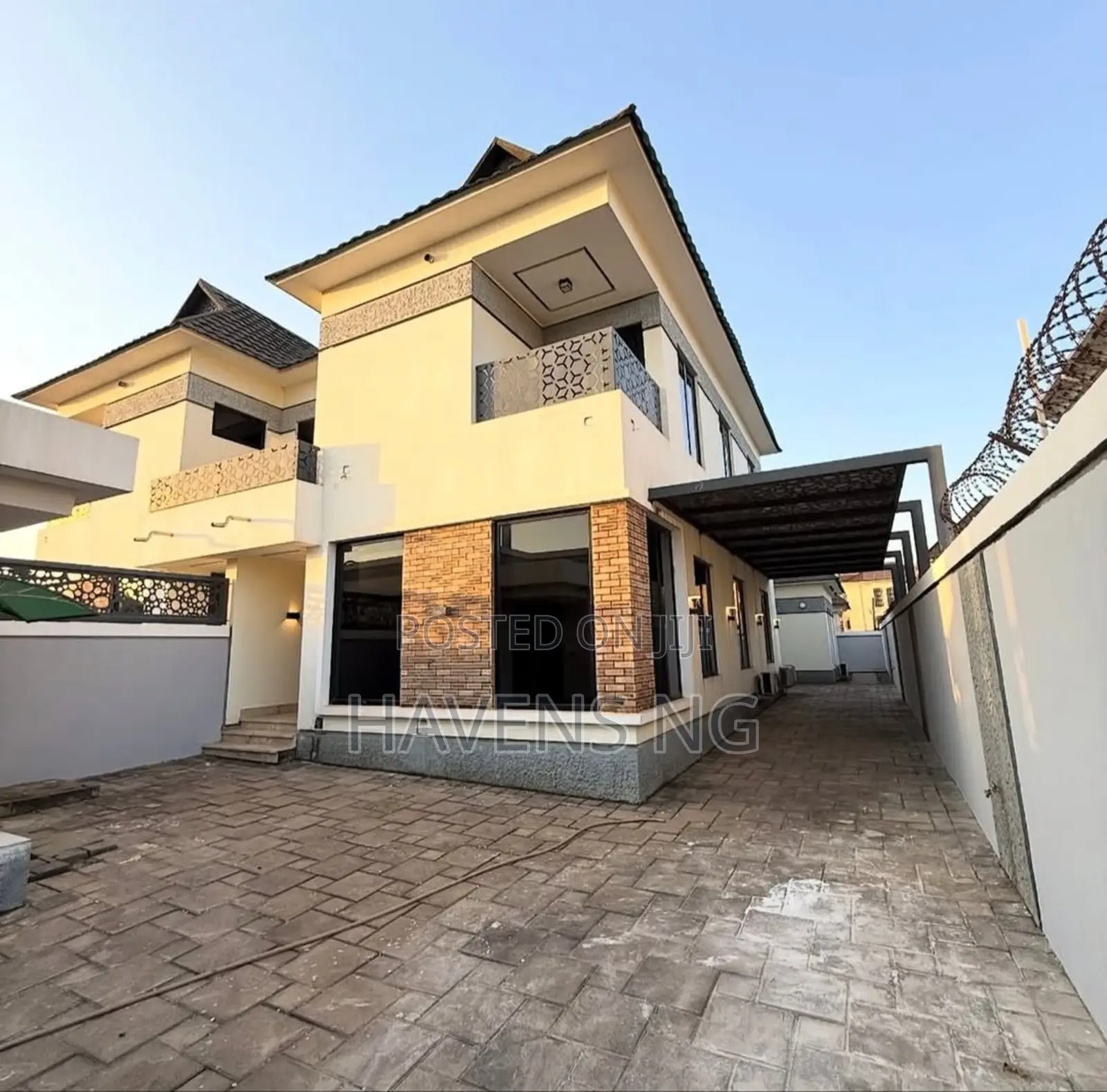 3bdrm Duplex in Life Camp for sale in Life Camp