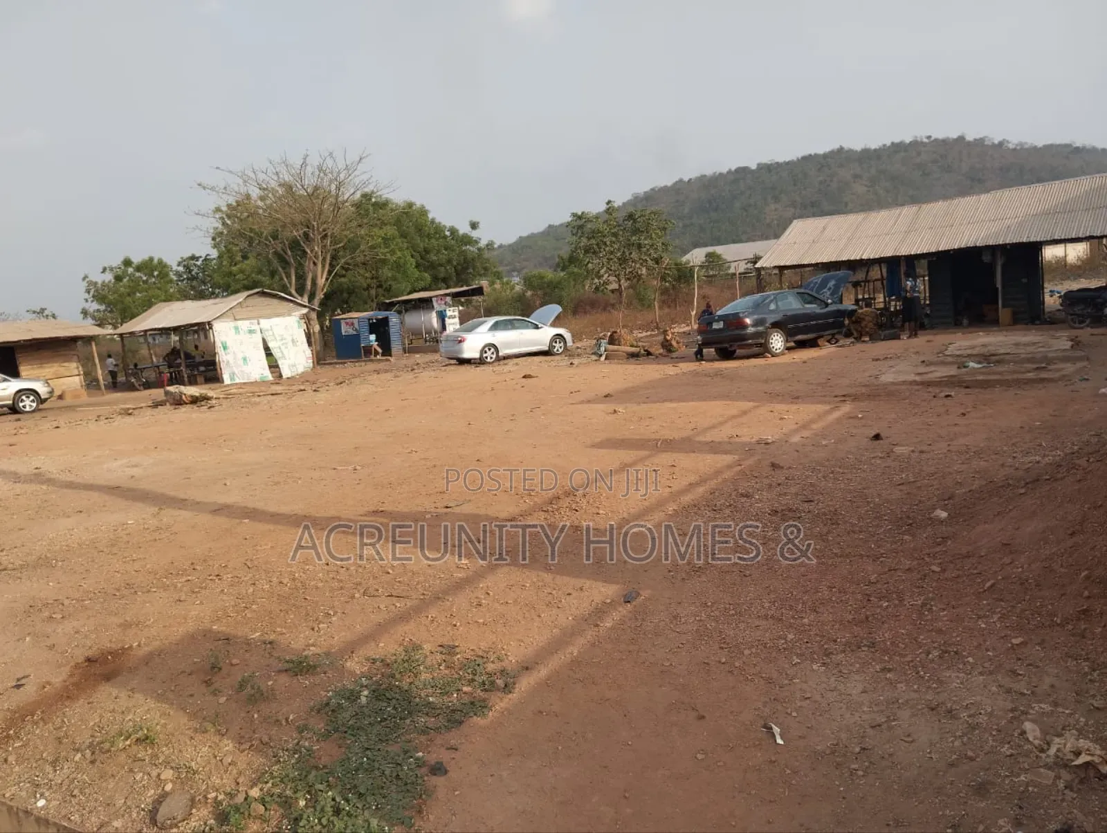 1 Acre of Land– Beside Soma Filling Station, Iseyin–Ogbomoso Road in Iseyin