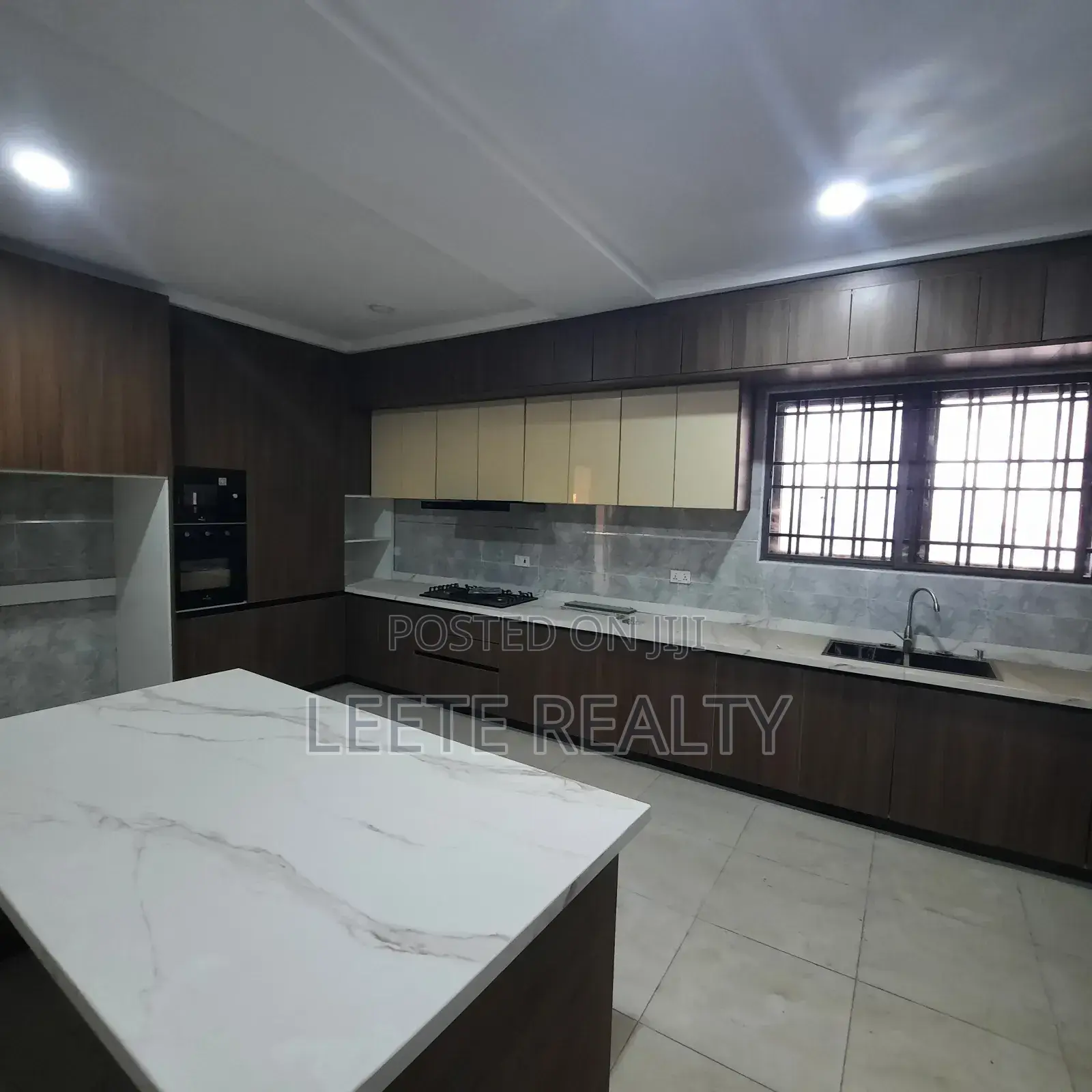 5bdrm Duplex in Wuye for sale in Wuye