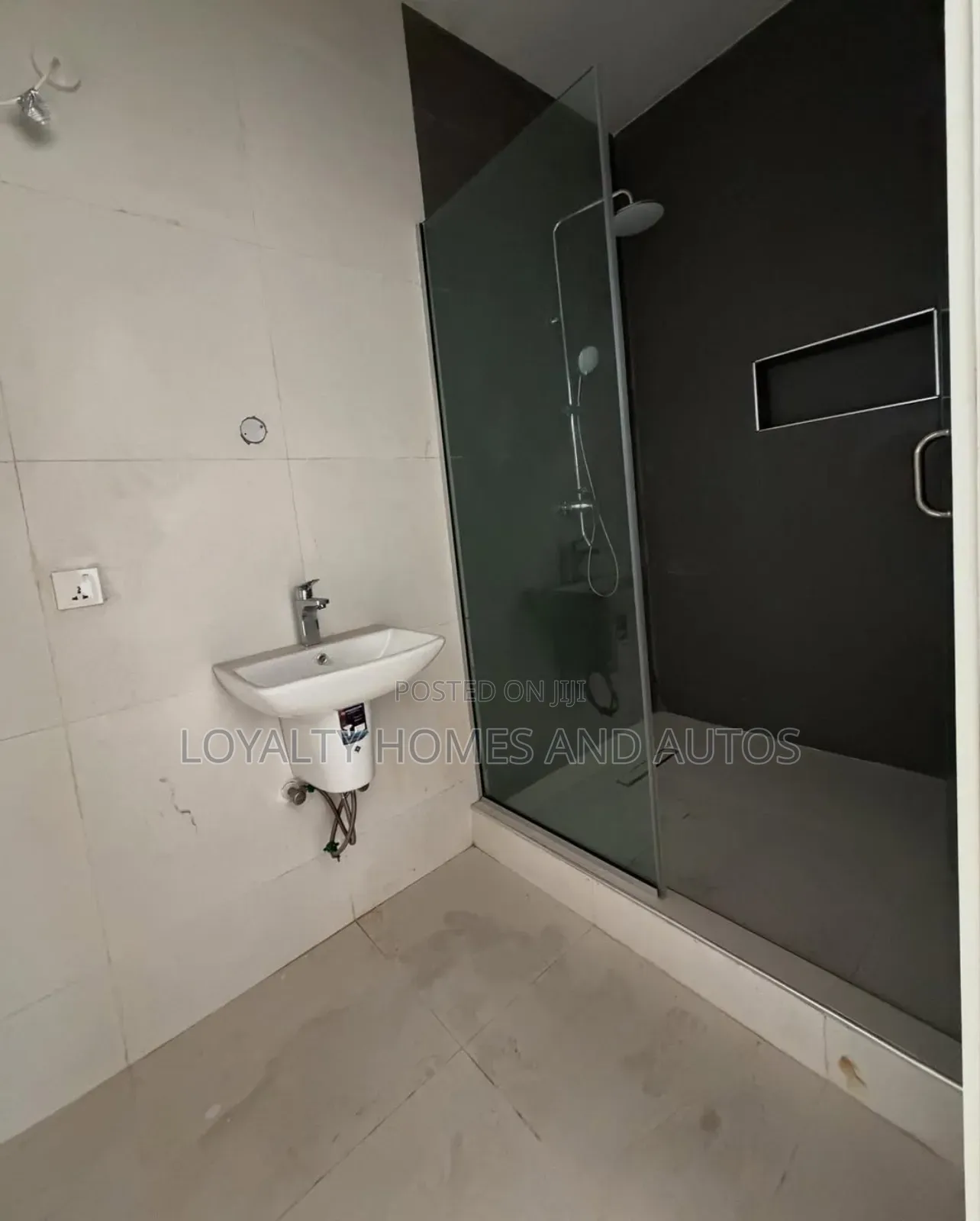 4bdrm Duplex in Adeniyi Jones for sale in Adeniyi Jones