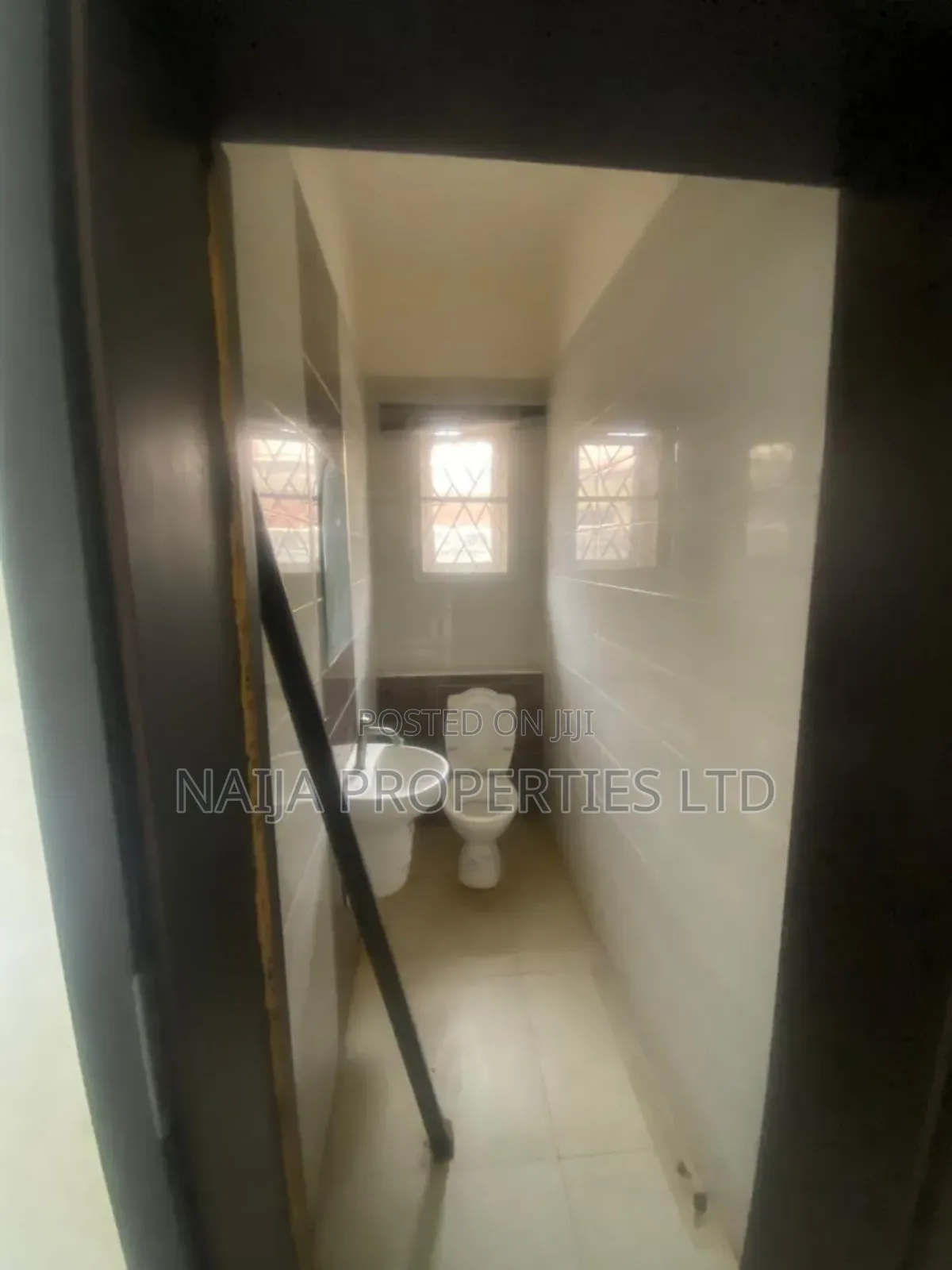 3bdrm Apartment in Lekki Phase 1 Right for rent in Lekki Phase 1