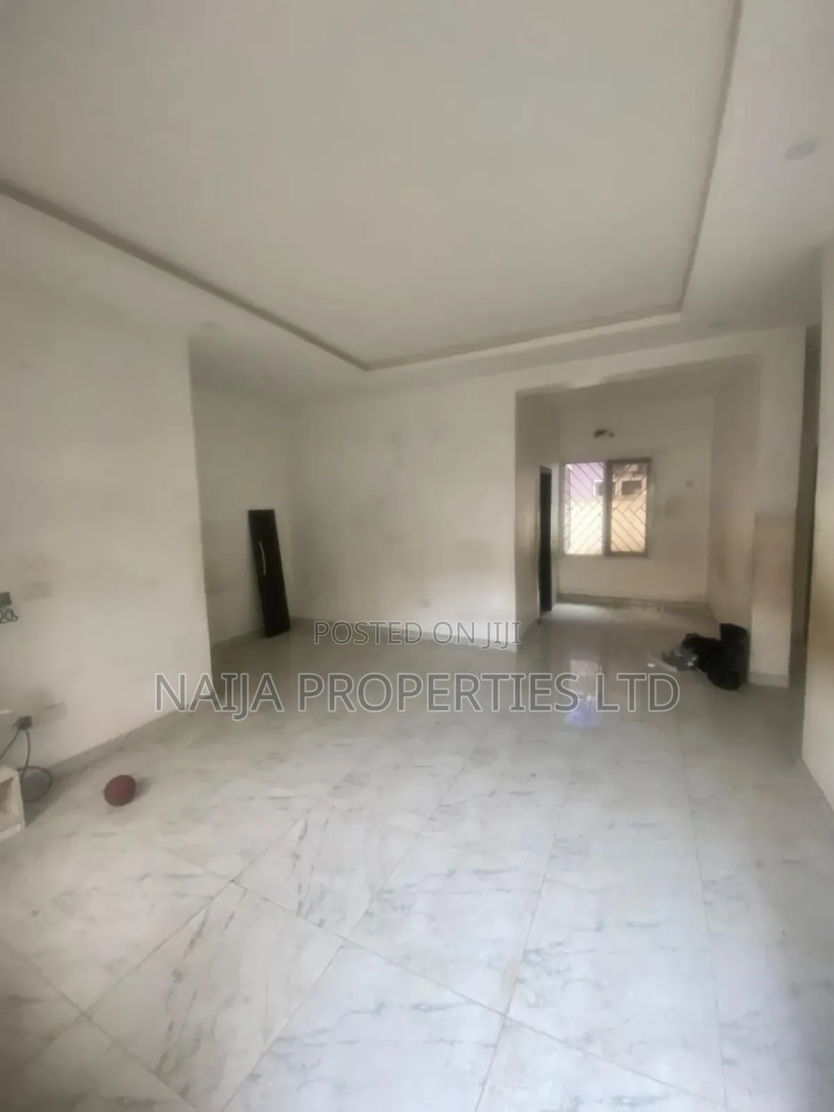 3bdrm Apartment in Lekki Phase 1 Right for rent in Lekki Phase 1
