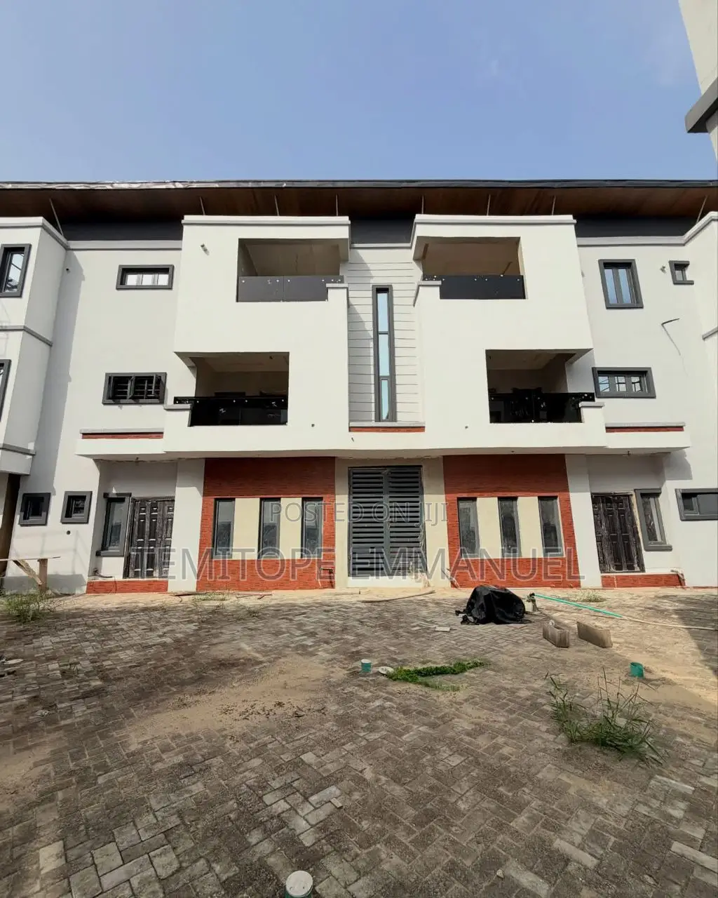 Furnished 4bdrm Duplex in Ajao Estate Airport for sale in Ikeja