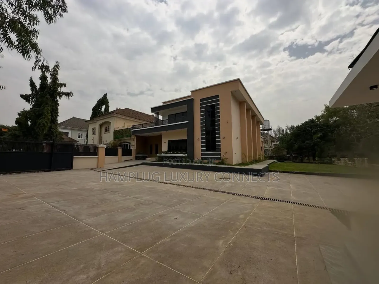Furnished 5bdrm Duplex in Apo Legislative for sale in Apo District