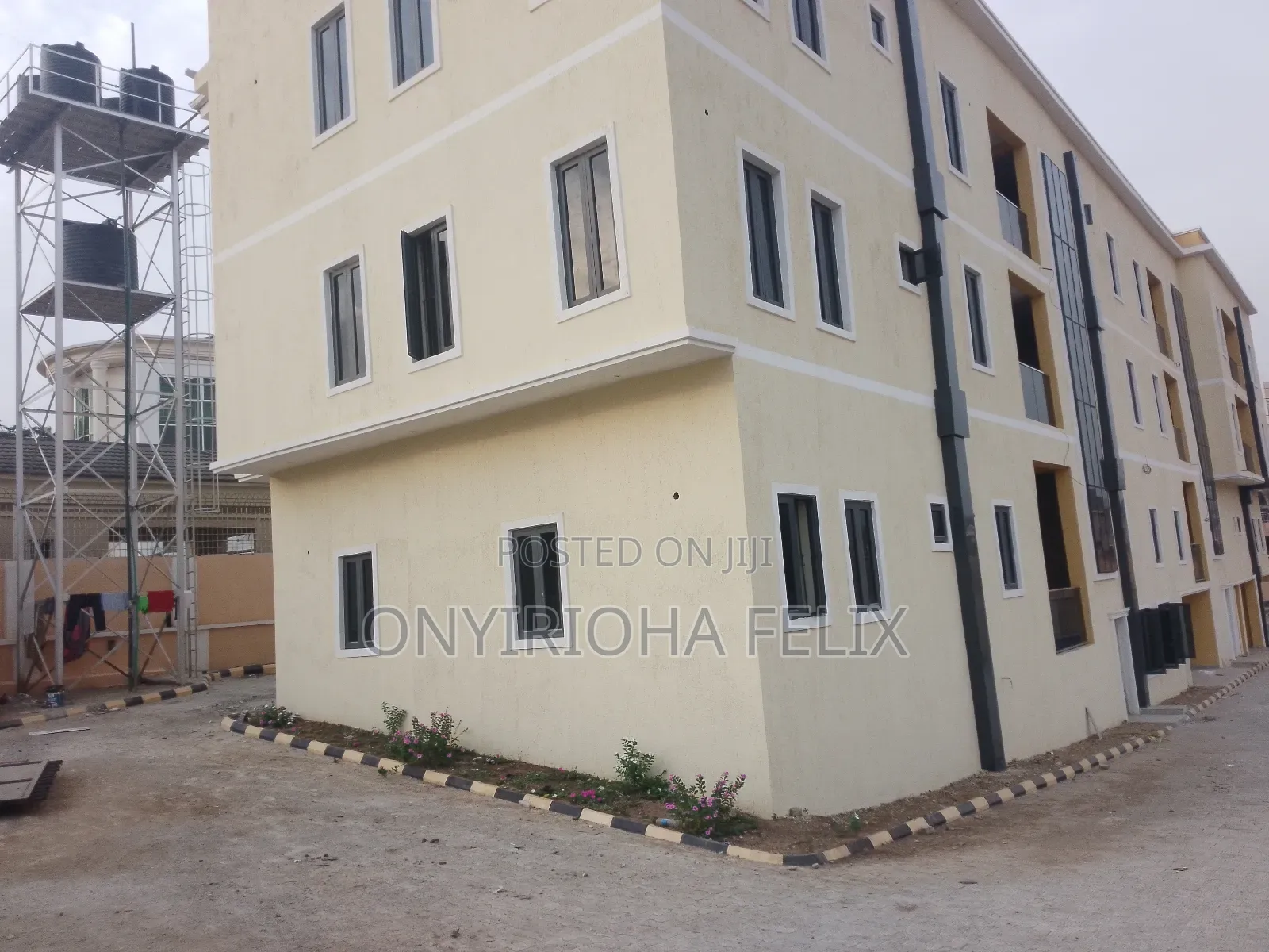 3bdrm Block of Flats in Gwarinpa Main for rent in Gwarinpa