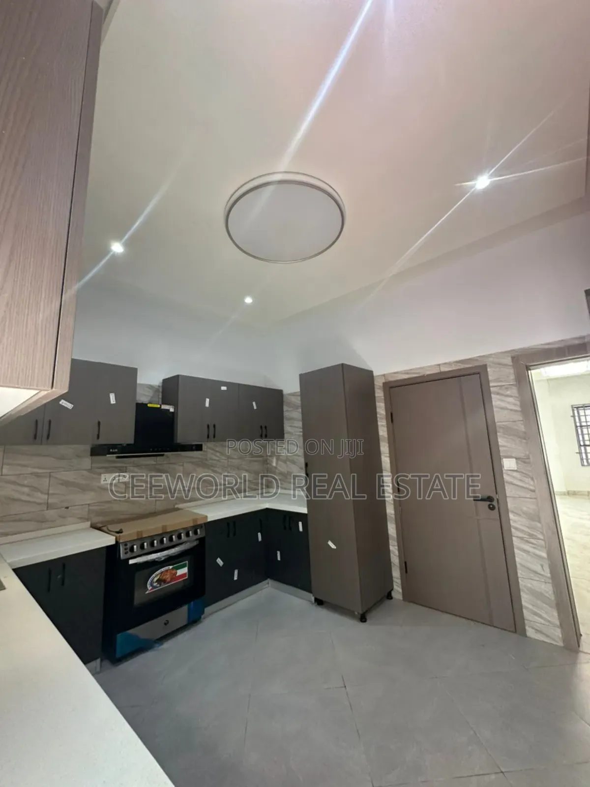 4bdrm Duplex in Alalubosa Gra for sale in Alalubosa