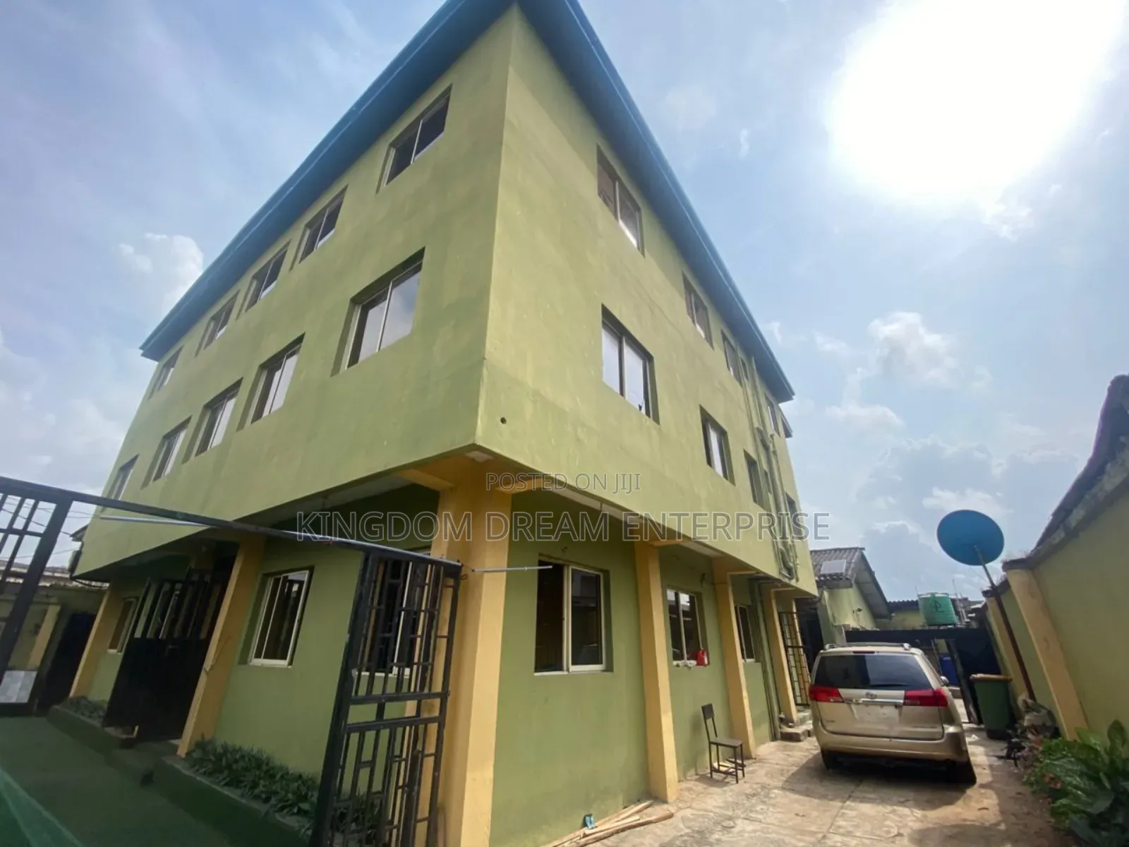 Building on 3-Floors and a 4-Bedrm Bungalow 695sqm Ojodu in Lekki