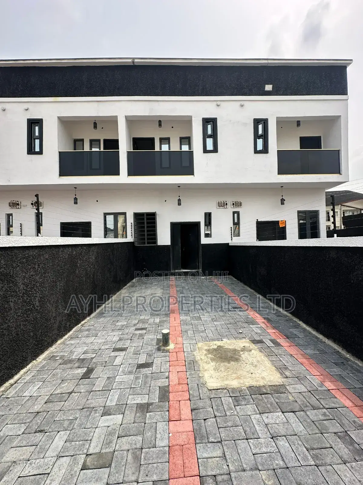 Luxury 4 Bed Duplex in Lekki Phase 1