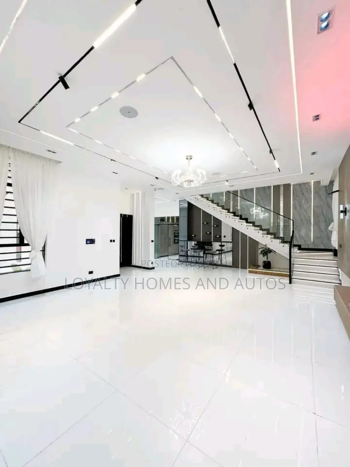 5bdrm Duplex in Chevron for sale in Chevron