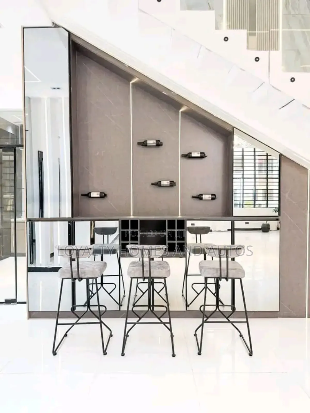 5bdrm Duplex in Chevron for sale in Chevron