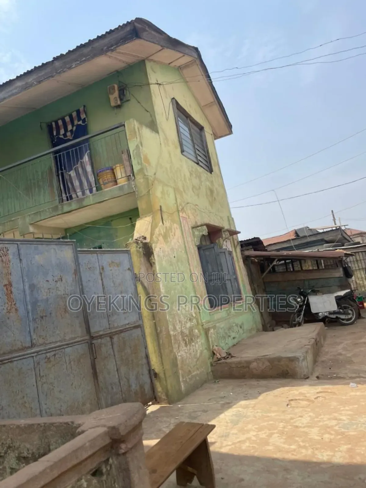 20bdrm Block of Flats in Victory Rd, Akala Express for sale in Akala Express