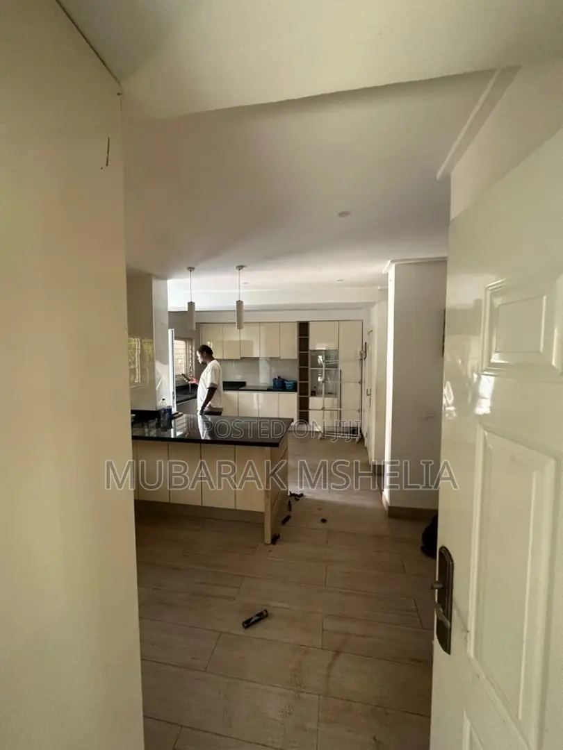 4bdrm Duplex in Zone 4 / Wuse for sale in Zone 4 / Wuse