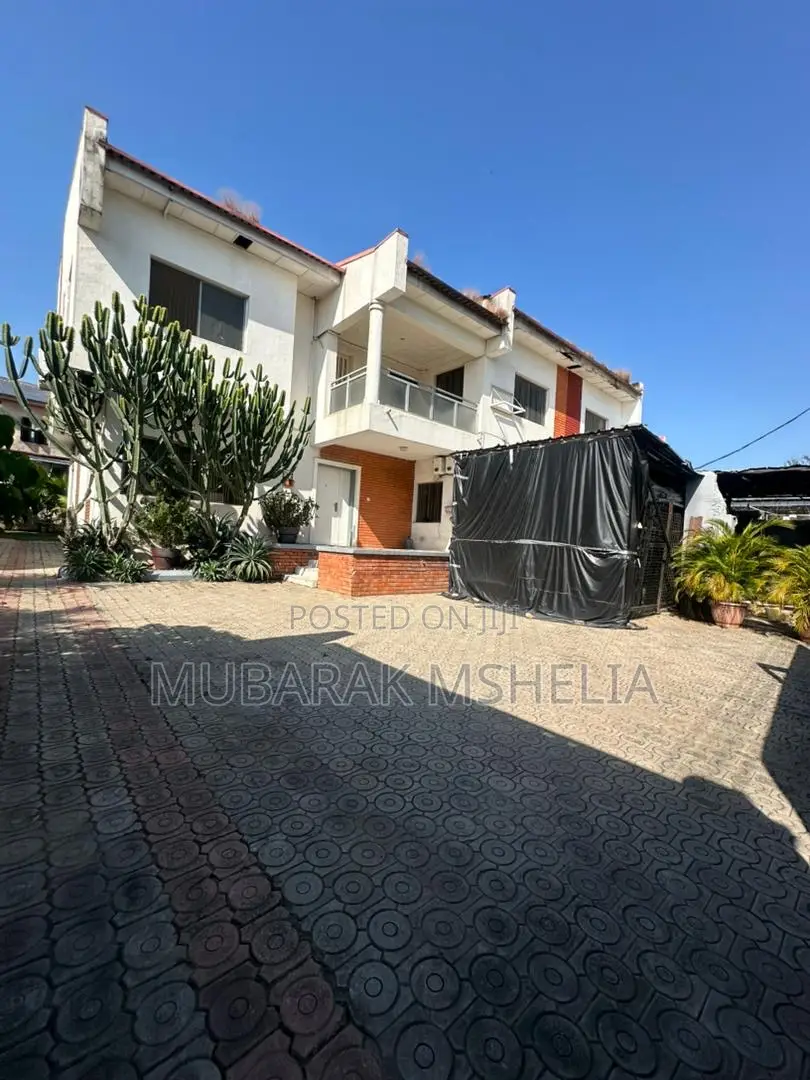 4bdrm Duplex in Zone 4 / Wuse for sale in Zone 4 / Wuse