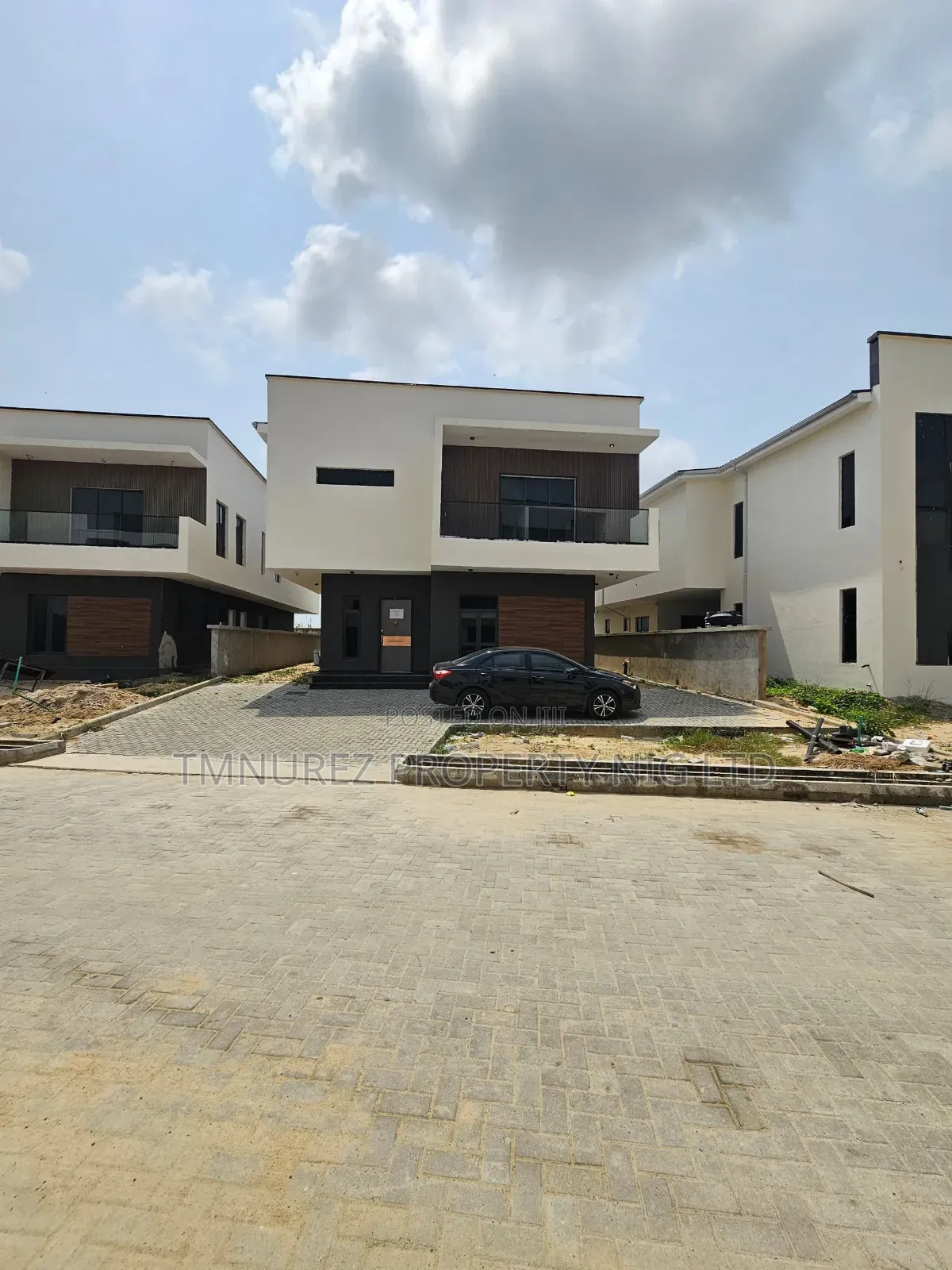 5bdrm Duplex in Lekki Phase1 for sale in Lekki Phase 1