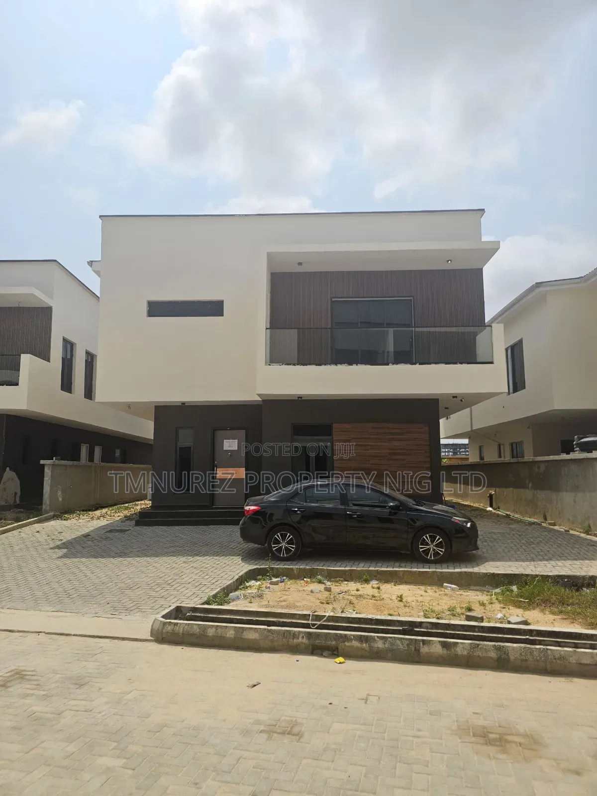 5bdrm Duplex in Lekki Phase1 for sale in Lekki Phase 1