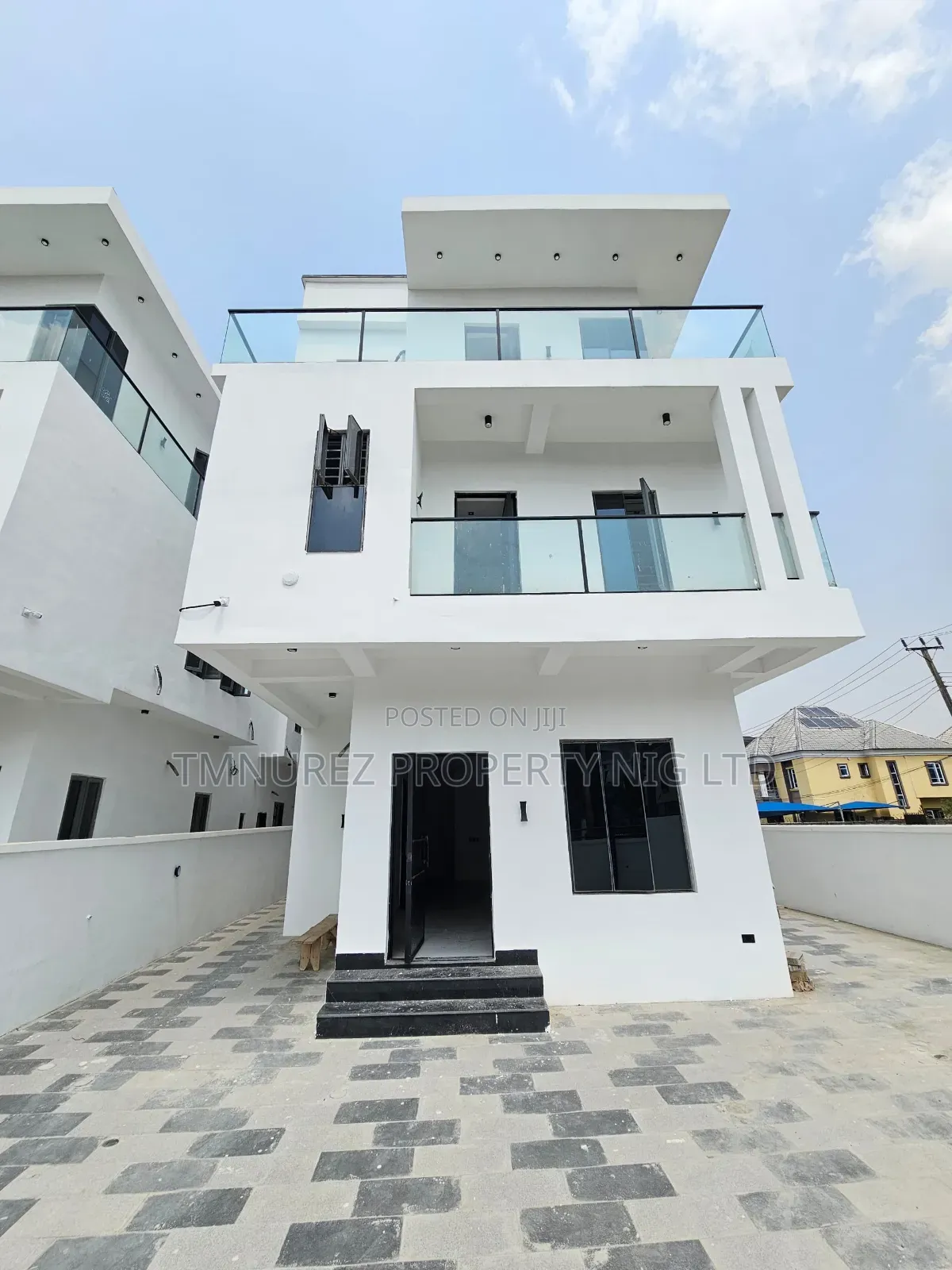 5bdrm Duplex in Lekki County, Ikota for sale in Ikota