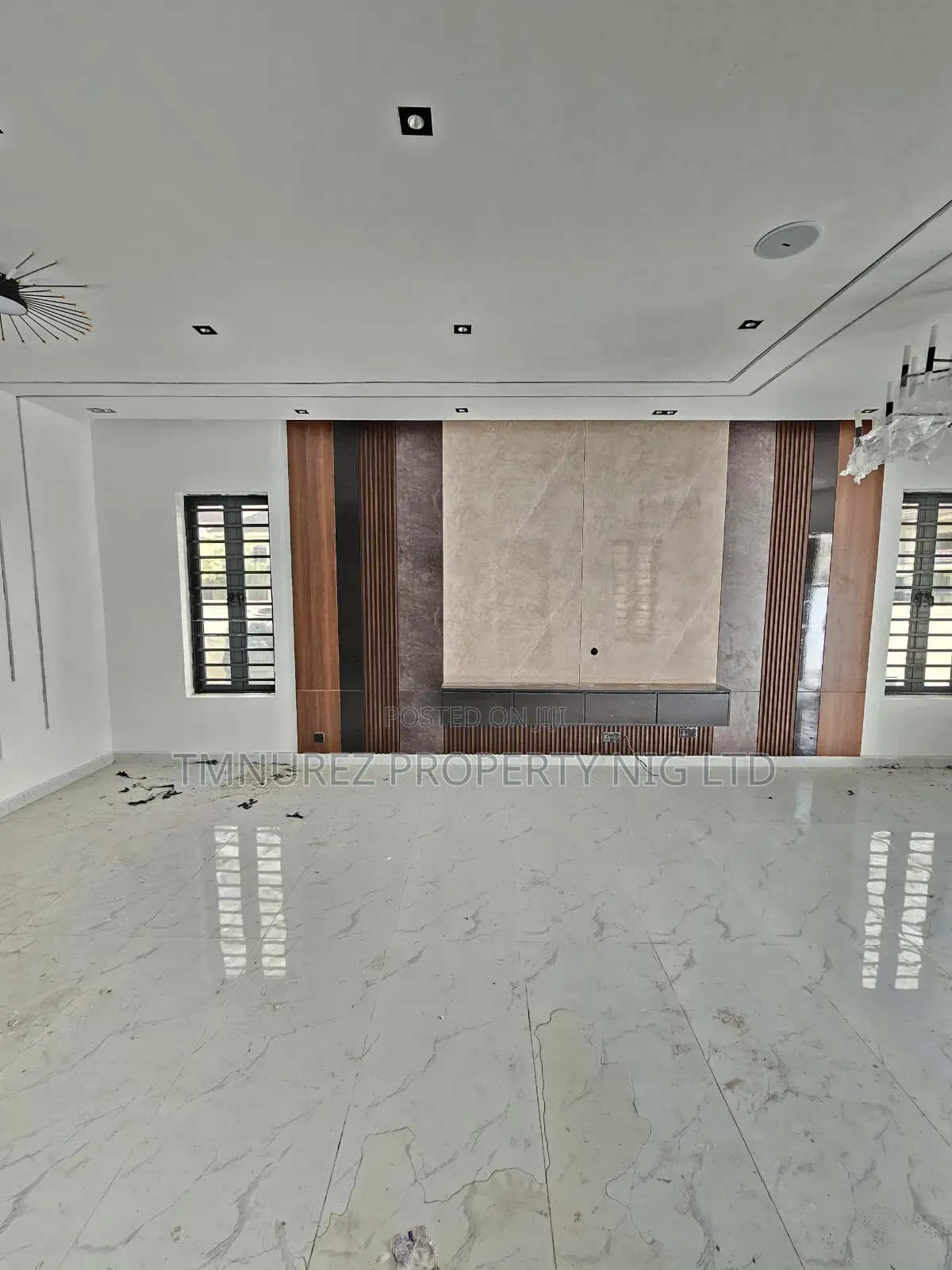 5bdrm Duplex in Lekki County, Ikota for sale in Ikota