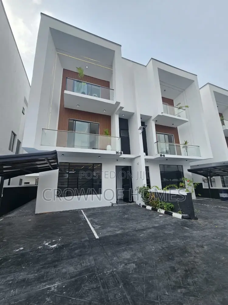 4bdrm Duplex in Chevron for sale in Chevron