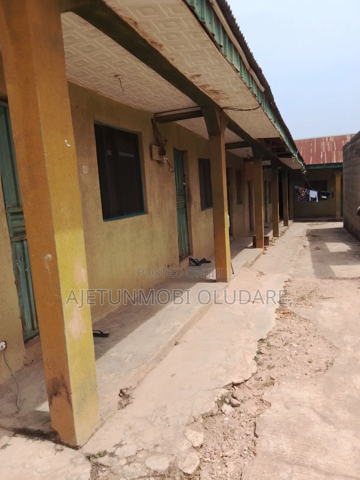 12bdrm Block of Flats in Ejalonibu Omisanjana for sale in Ado Ekiti