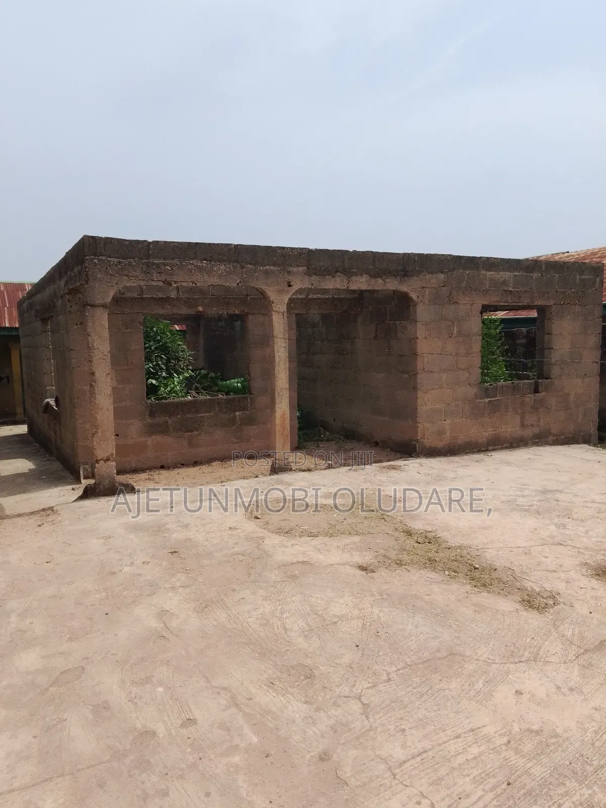 12bdrm Block of Flats in Ejalonibu Omisanjana for sale in Ado Ekiti