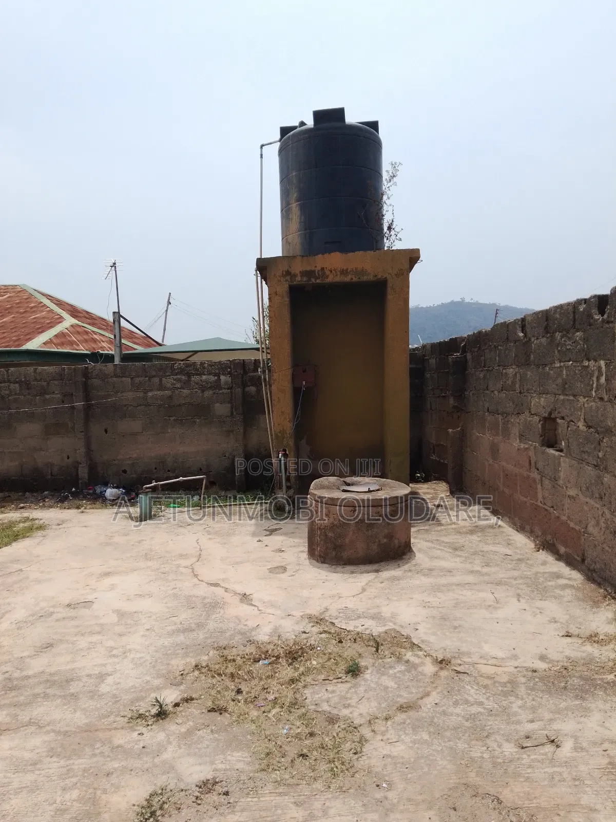 12bdrm Block of Flats in Ejalonibu Omisanjana for sale in Ado Ekiti