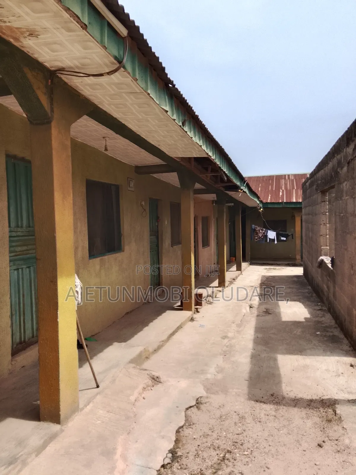 12bdrm Block of Flats in Ejalonibu Omisanjana for sale in Ado Ekiti