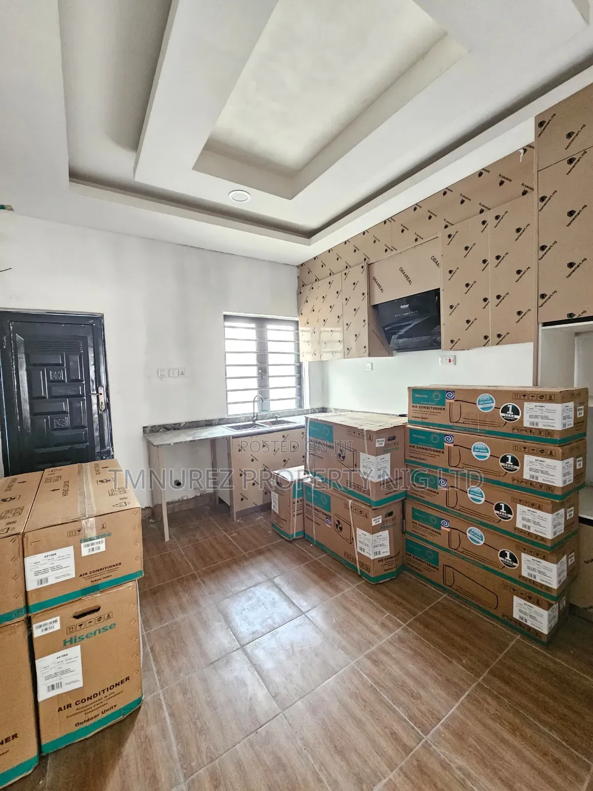 4bdrm Duplex in Orchild Road, Chevron for rent in Chevron