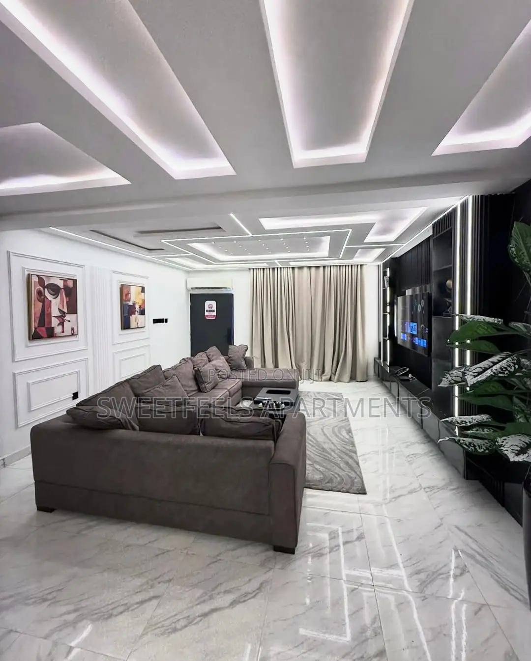 Exquisite 3 Bedroom Apartment Available for Shortlet in Zone 1 / Wuse