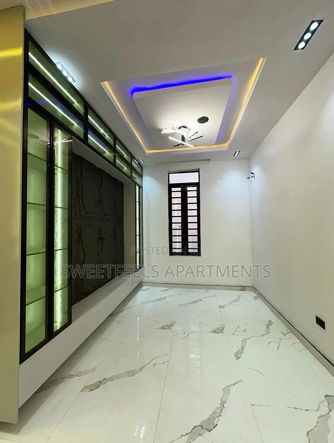 5 Bedroom Fully Detached for Sale in Chevron