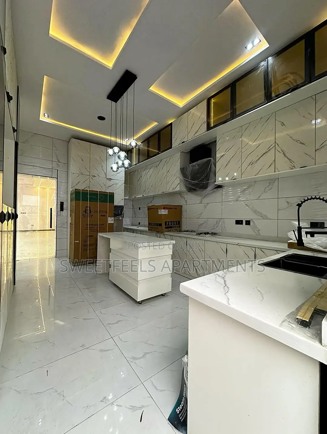 5 Bedroom Fully Detached for Sale in Chevron