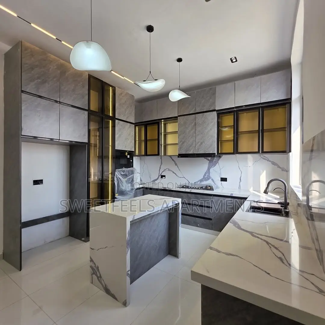 5bdrm Apartment in Chevron for sale in Chevron