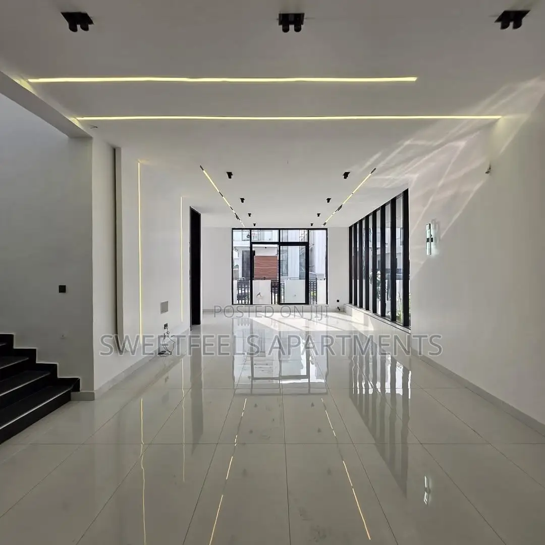 5bdrm Apartment in Chevron for sale in Chevron