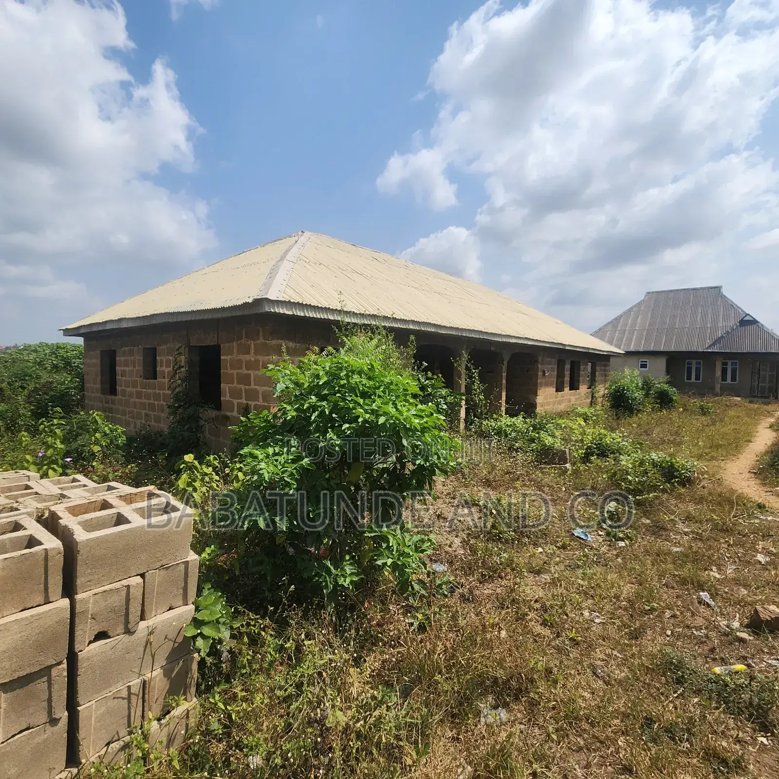 2bdrm Block of Flats in Omi Adio for sale in Omi Adio