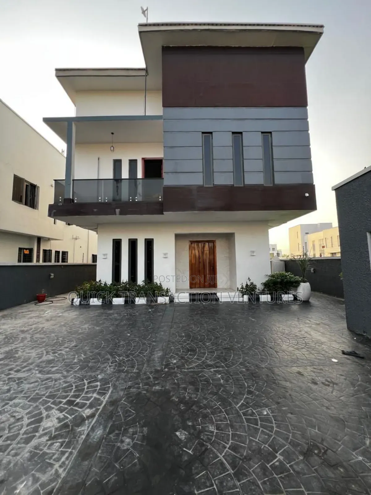5bdrm Duplex in Pinnock Beach Estate, Osapa london for rent in Osapa london