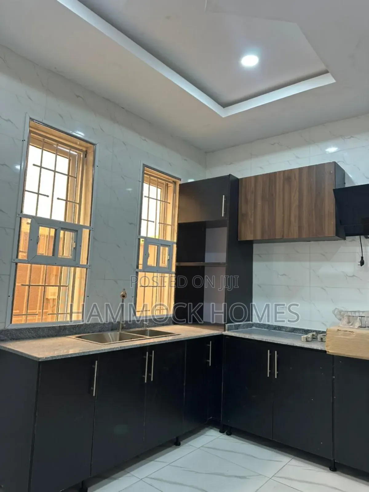 4bdrm Duplex in Jericho Gra for sale in Jericho