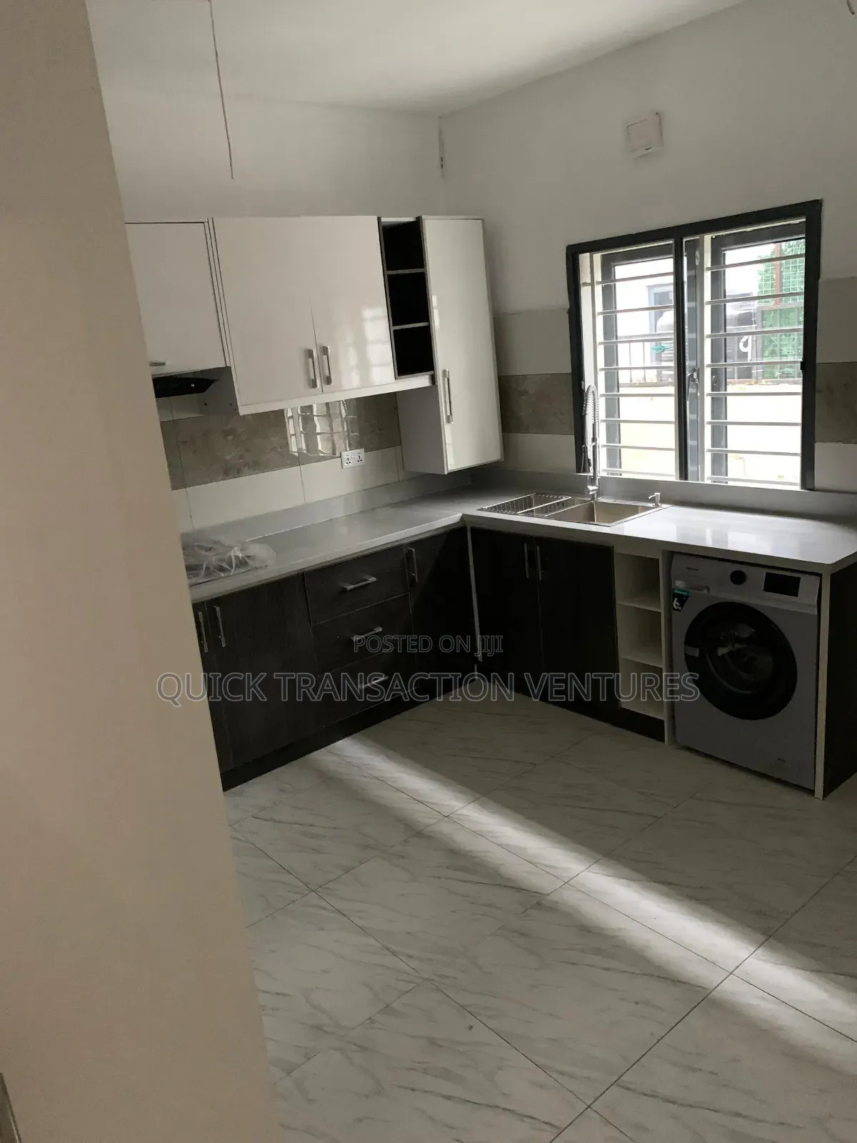 Furnished 3bdrm Block of Flats in Eden Heights, Victoria Island in Victoria Island