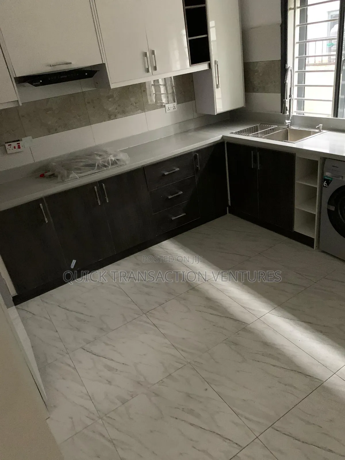 Furnished 3bdrm Block of Flats in Eden Heights, Victoria Island in Victoria Island